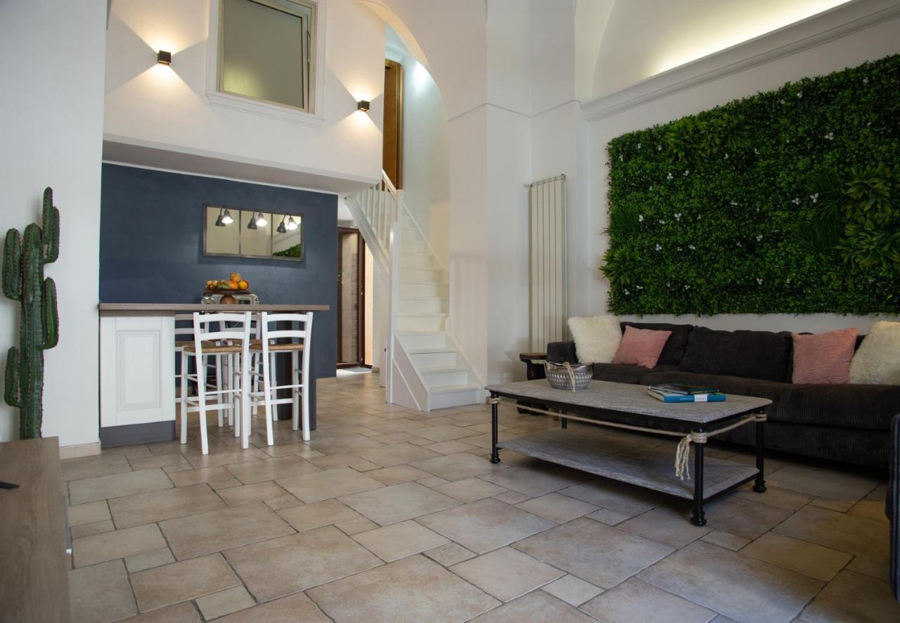 Casa Colombo - The Fab Stay Bríndisi Exterior foto