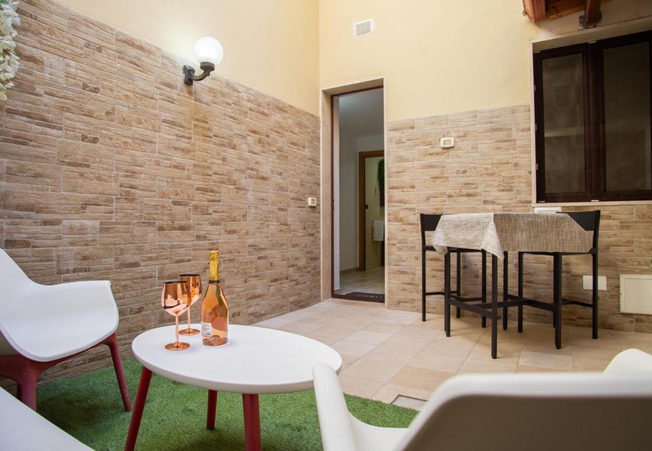 Casa Colombo - The Fab Stay Bríndisi Exterior foto